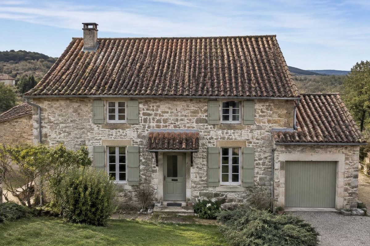 Toiture démoussée, avant